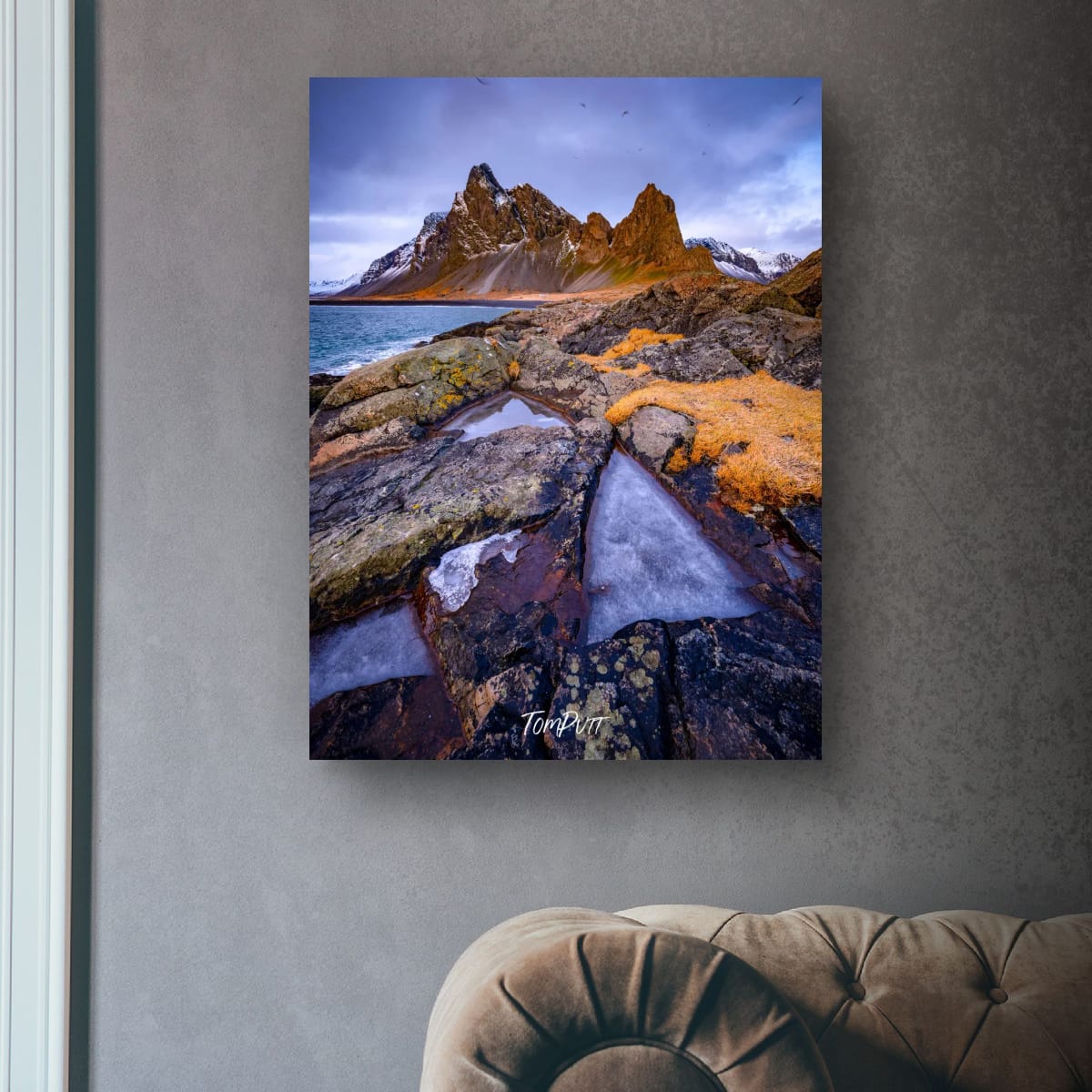 Pointing the Way, Iceland