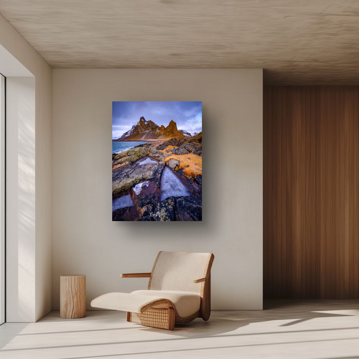 Pointing the Way, Iceland