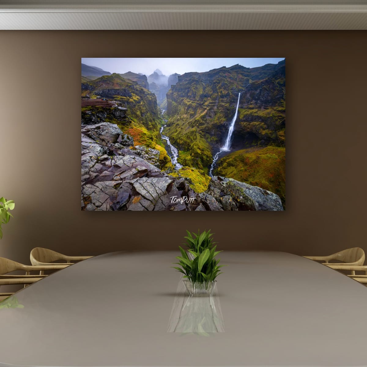 Mulagljufur Canyon Cascade, Iceland