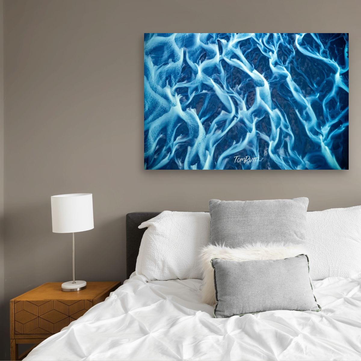 Blue Symphony, Iceland