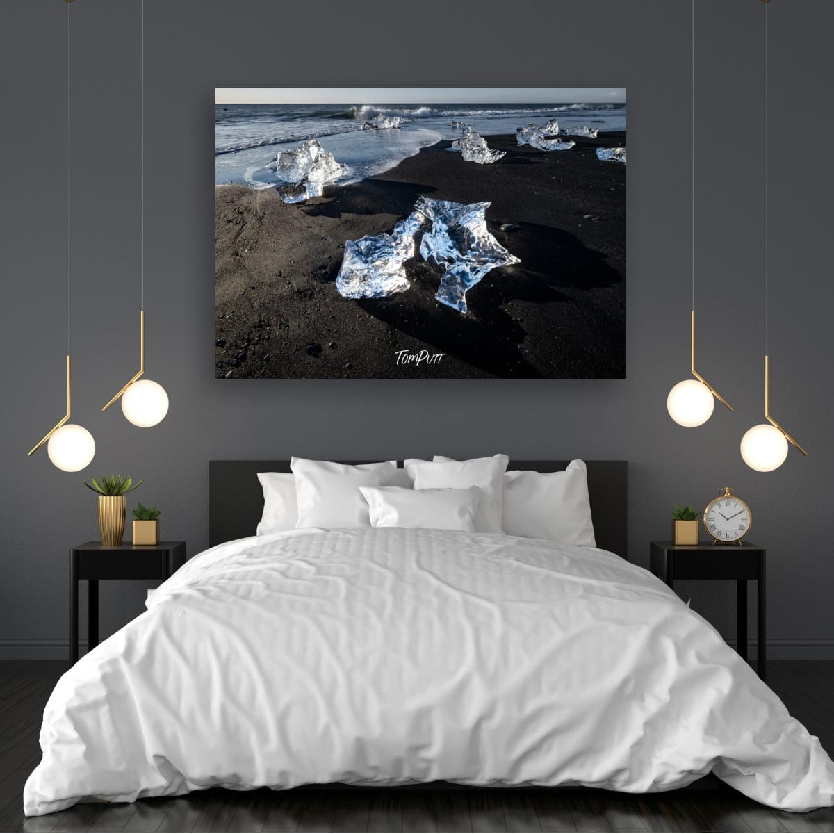 Icelandic Contrast