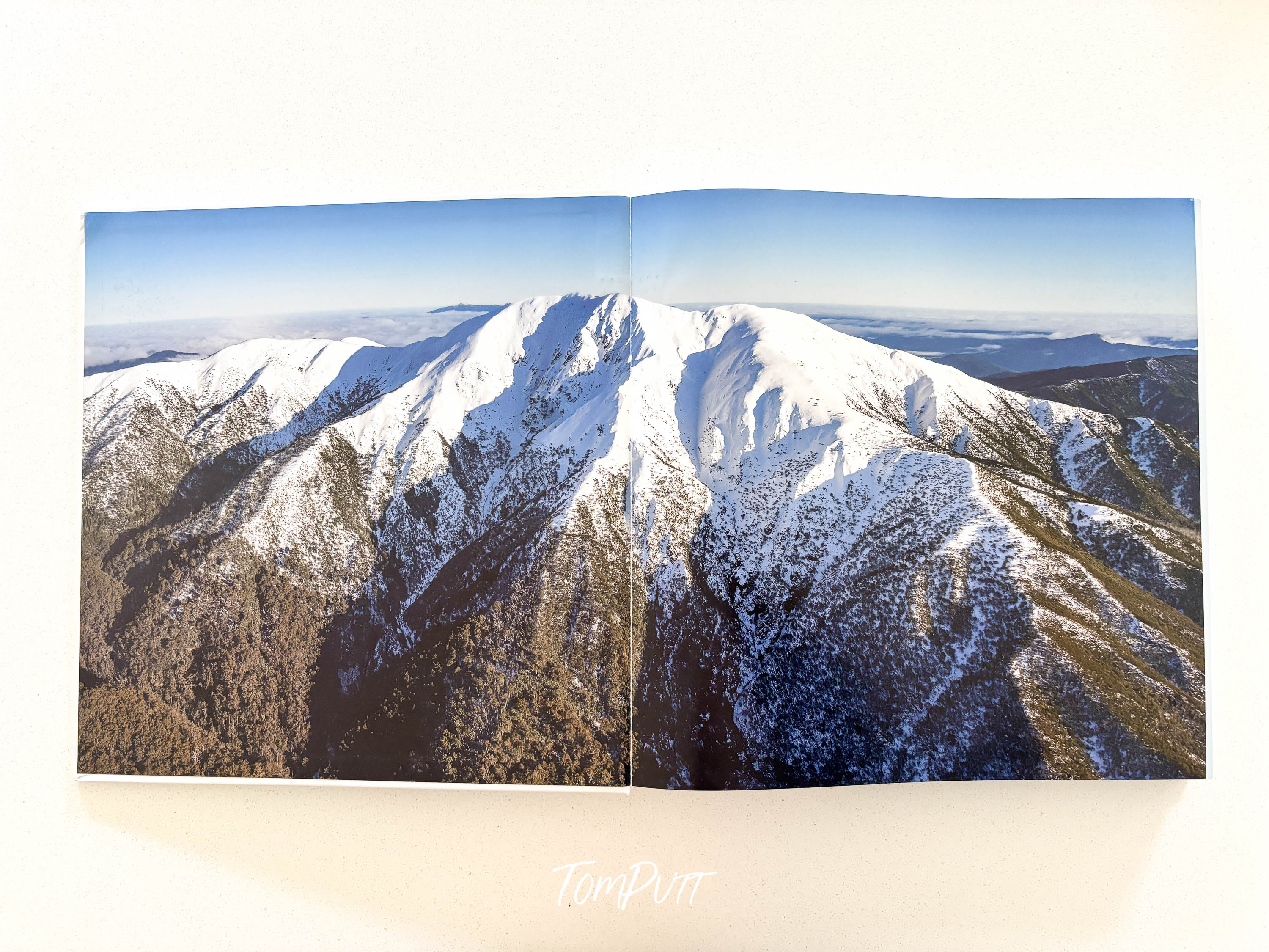 SNOW - The Snow Landscapes of Australia QR