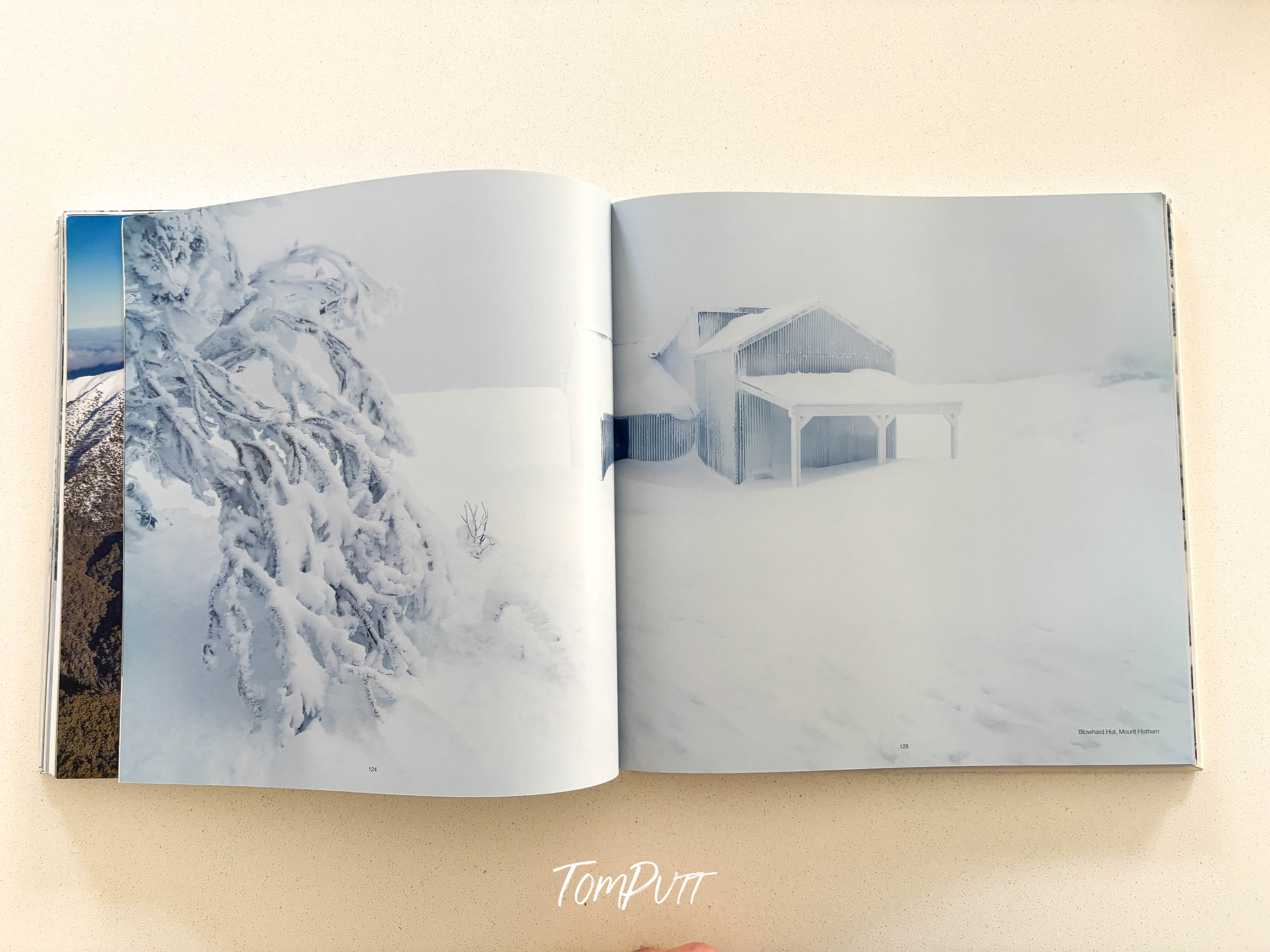 SNOW - The Snow Landscapes of Australia QR