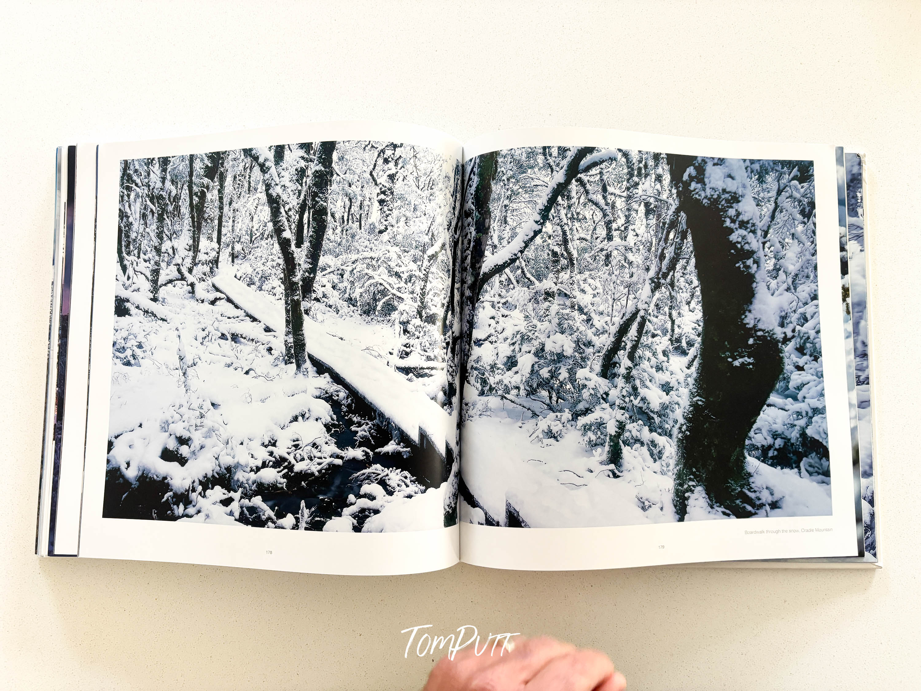 SNOW - The Snow Landscapes of Australia QR