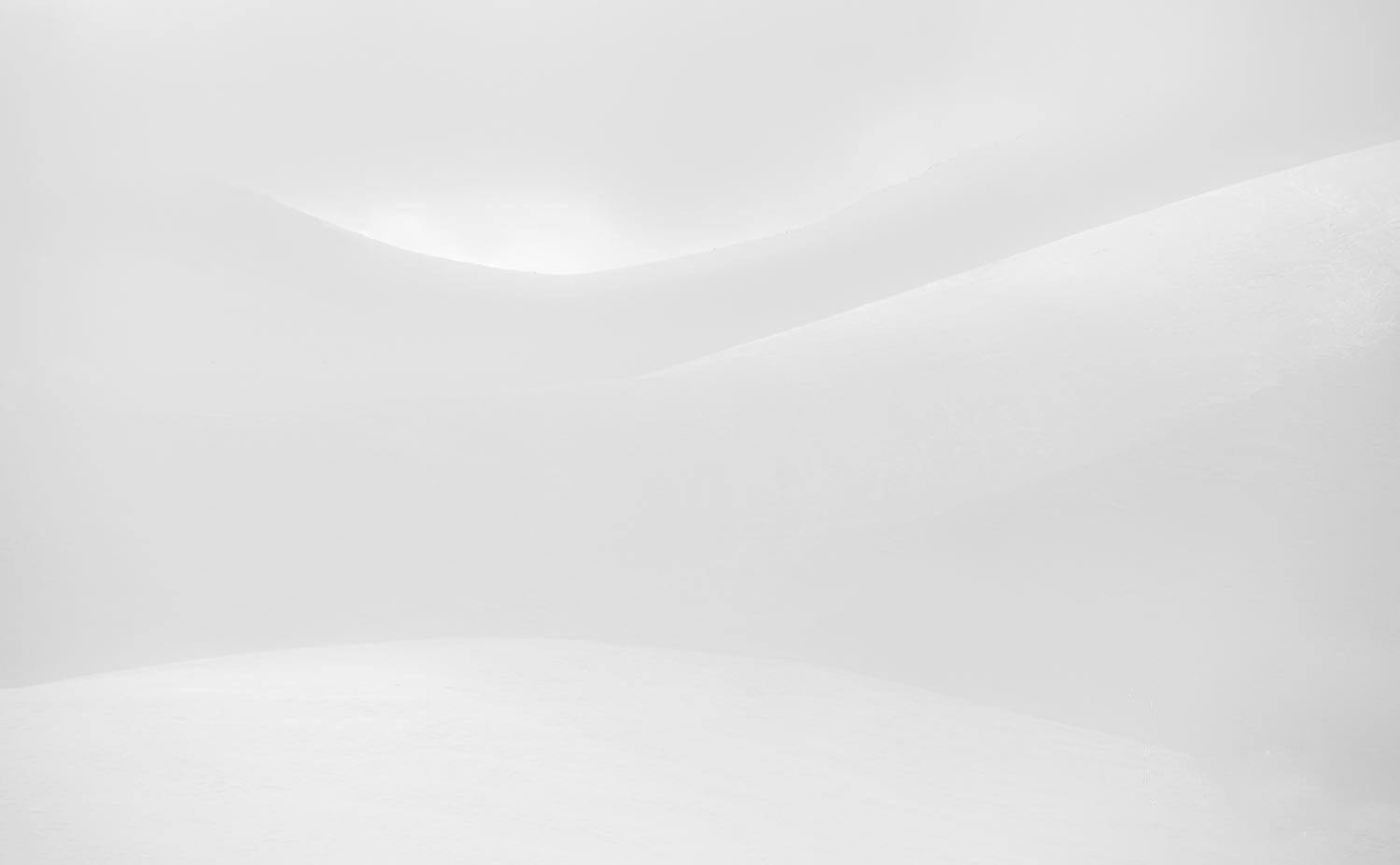 A static solid white texture with a waved line on it, having some smoke-colored combination as well, Curves