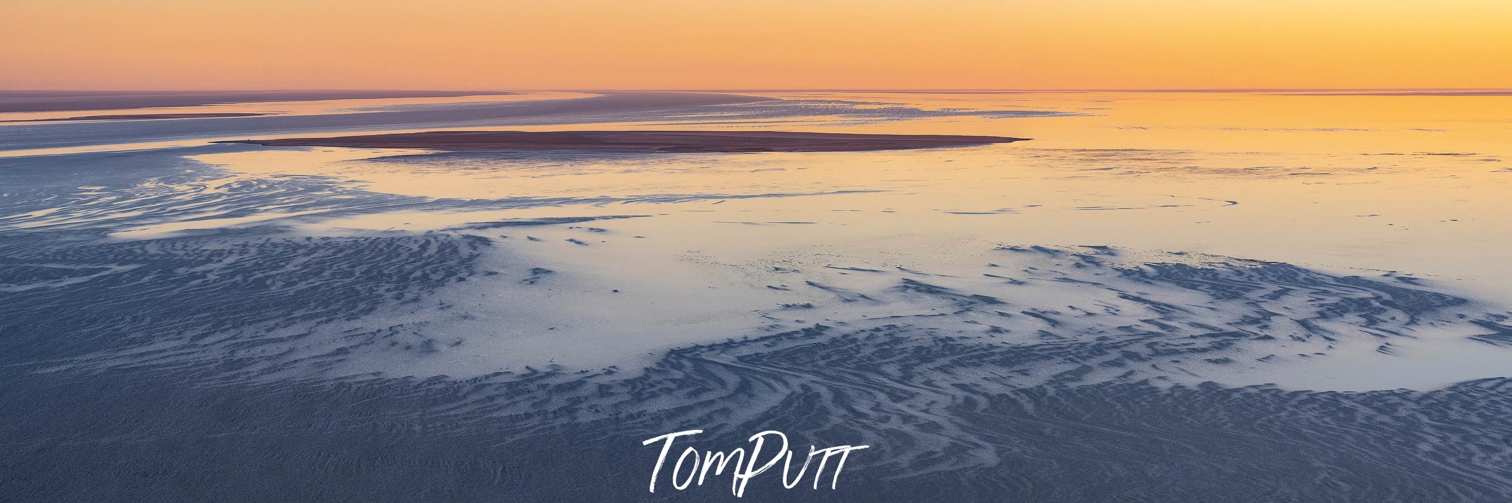 Dawn, Dulhunty Island, Lake Eyre, SA