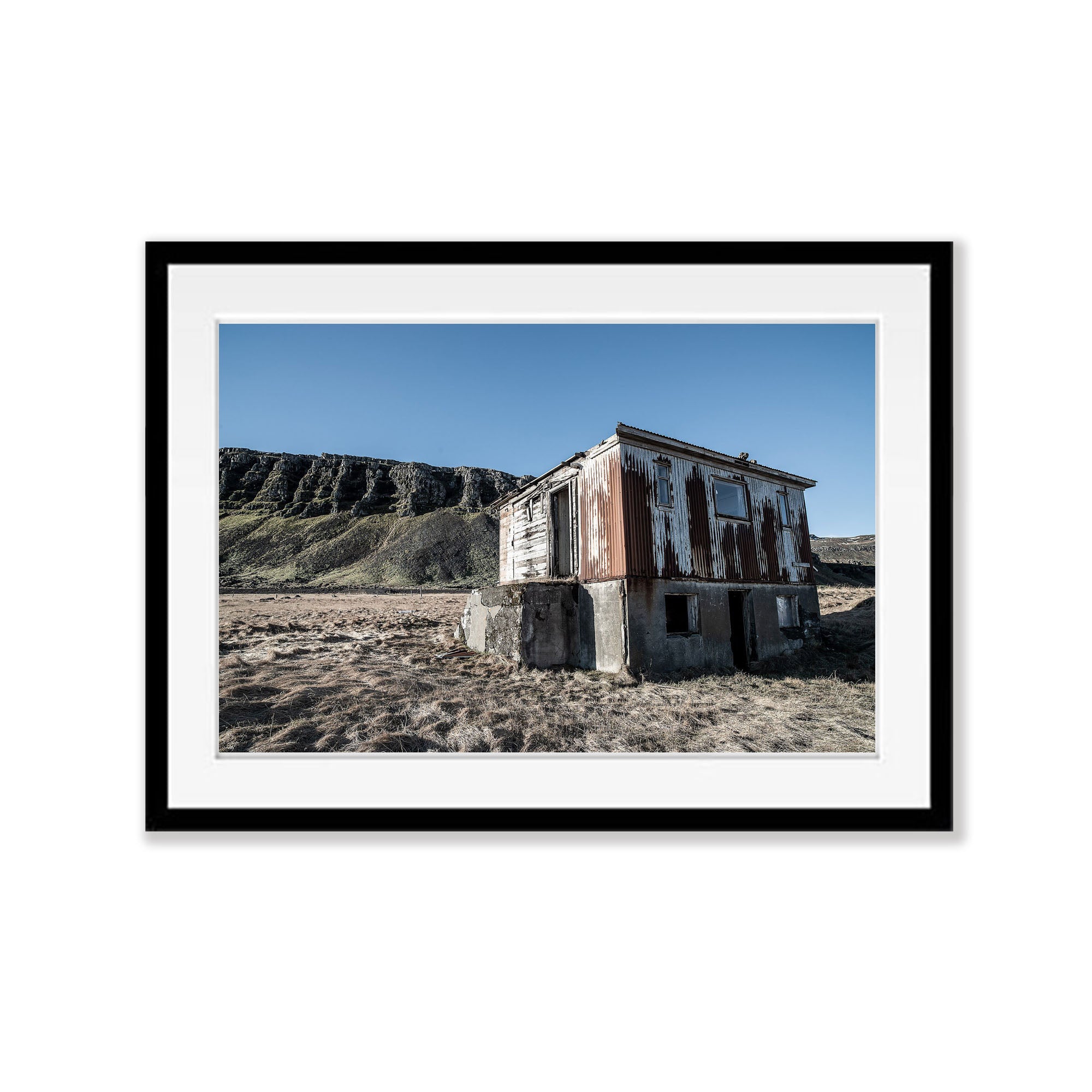 Lone shed, Iceland