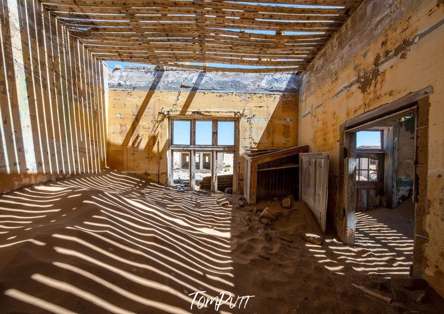 Making of a house with no doors and windows, a lining effect of sunlight coming, Kolmanskop No.32