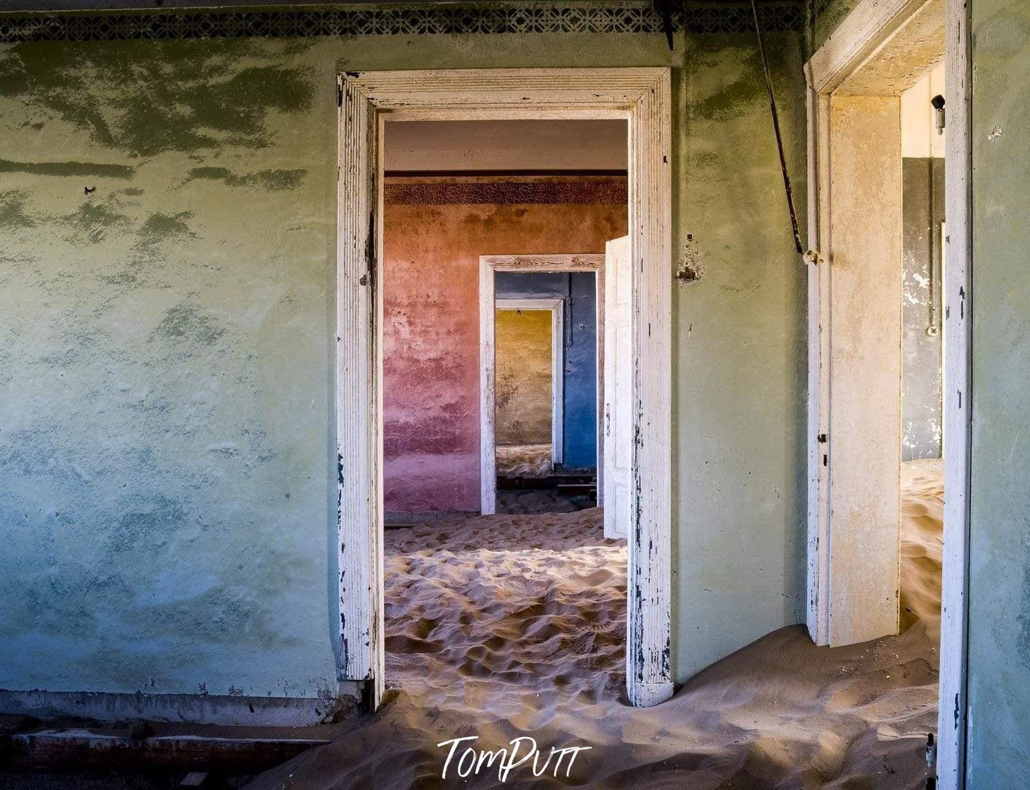 Making of a house with doorless rooms, Kolmanskop No.4