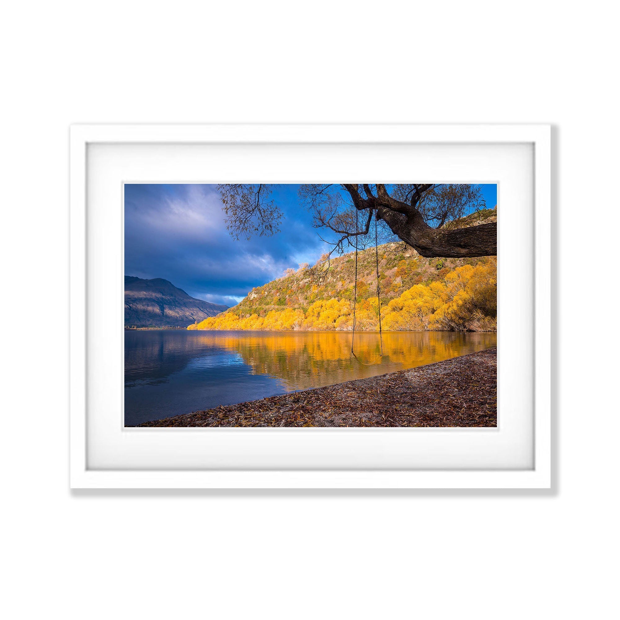 Lake Hayes in autumn, Queenstown, New Zealand