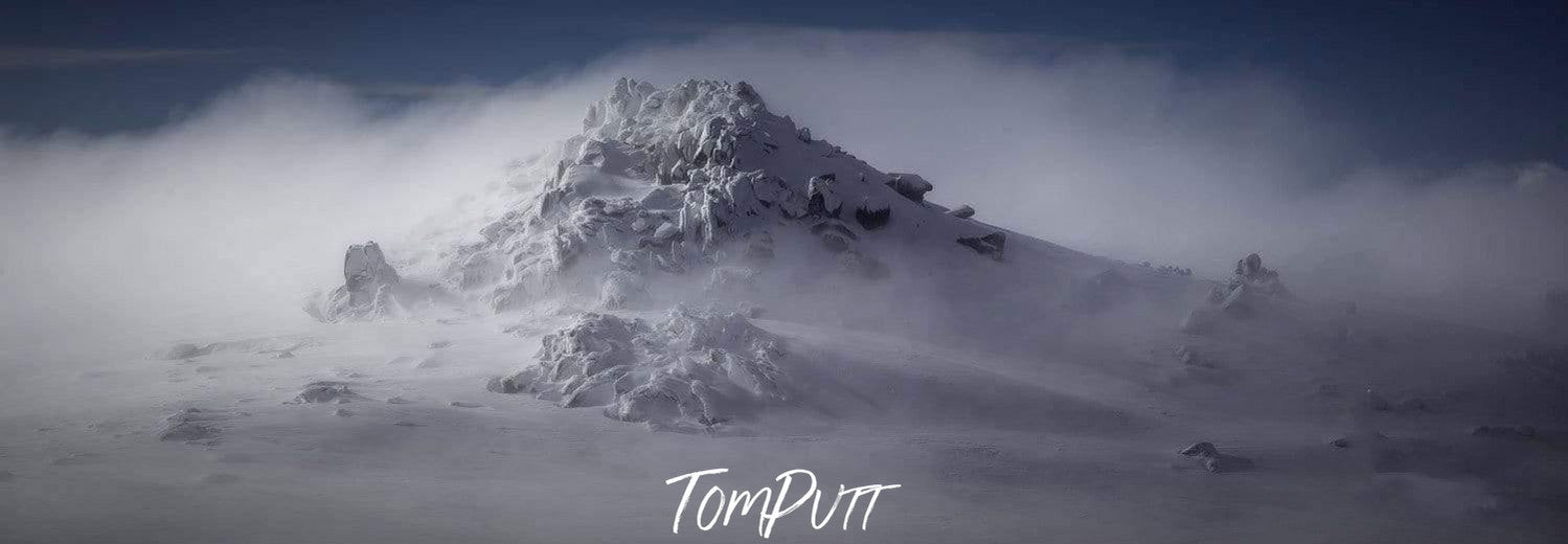 Aerial view of a shady lake with some boats running over, Noosa River