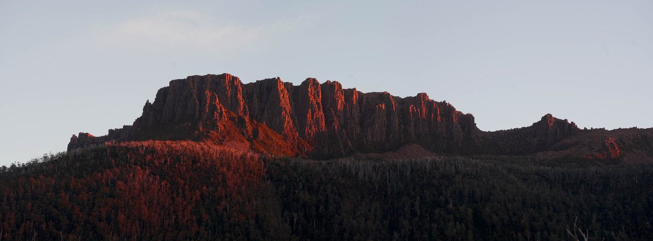 Large mountain walls with a shiny brown color, Cradle Mountain #43, Tasmania