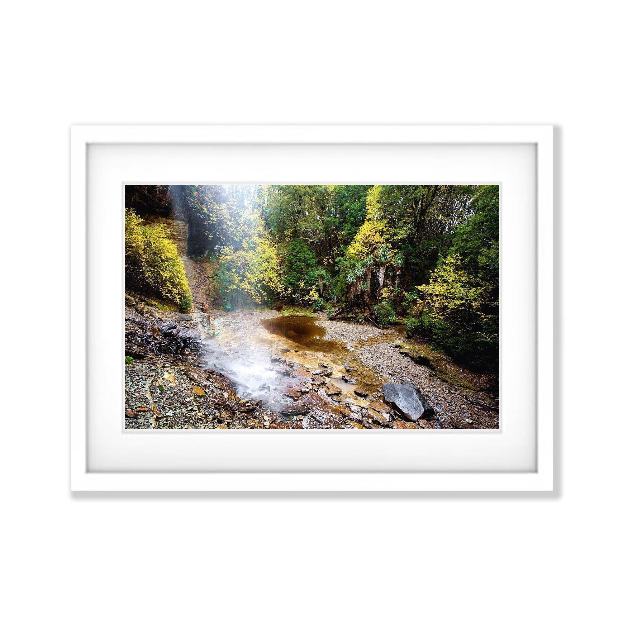 Waterfall Valley in autumn surrounded by fagus, Overland Track, Cradle Mountain, Tasmania