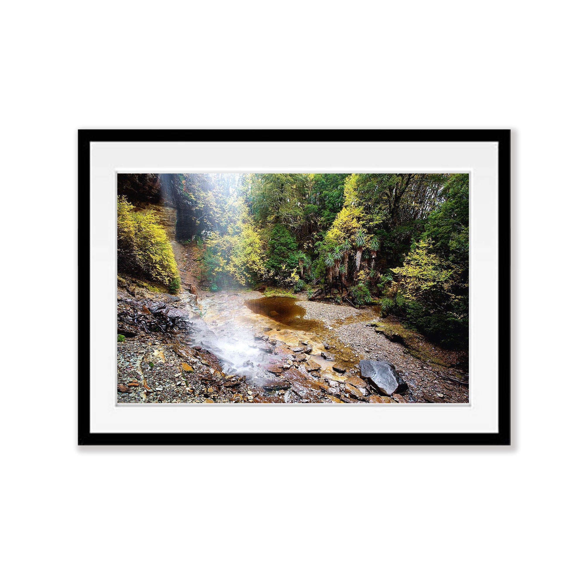 Waterfall Valley in autumn surrounded by fagus, Overland Track, Cradle Mountain, Tasmania