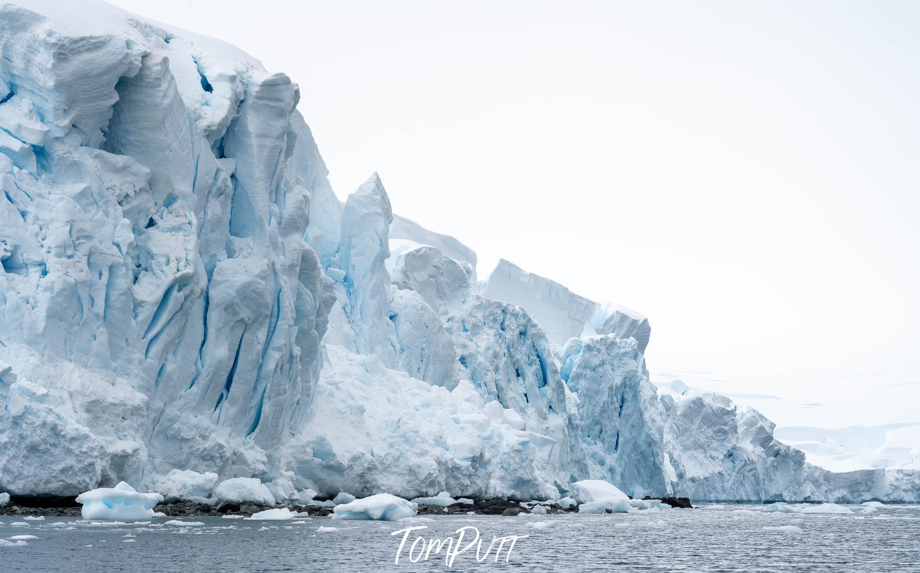 Embracing the Vastness: The Beauty of Antarctica