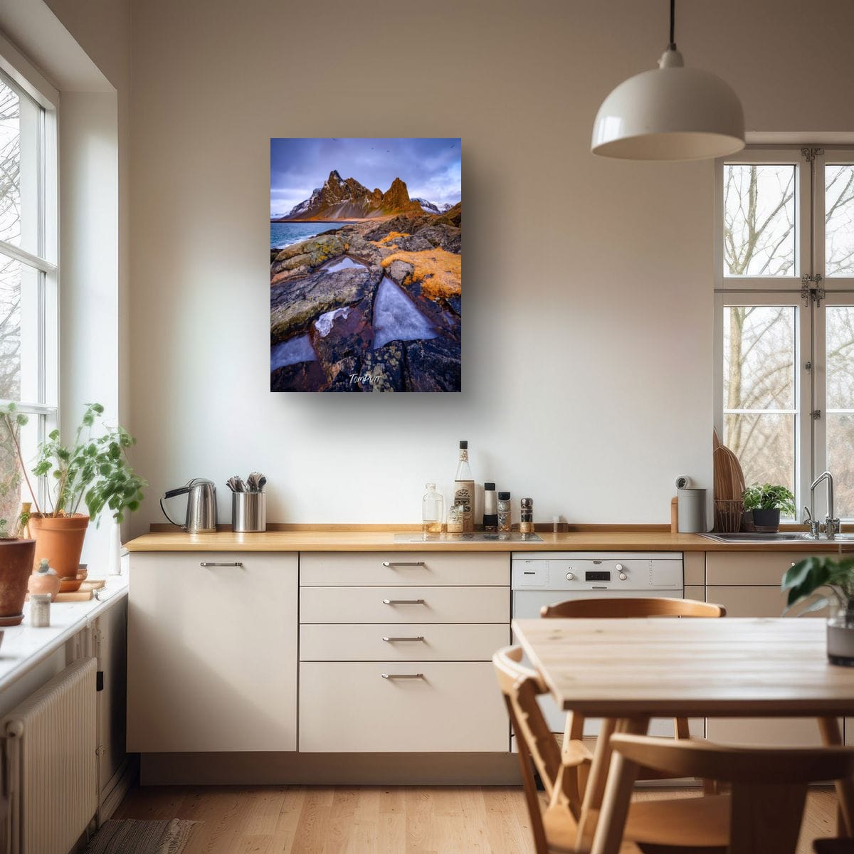 Pointing the Way, Iceland