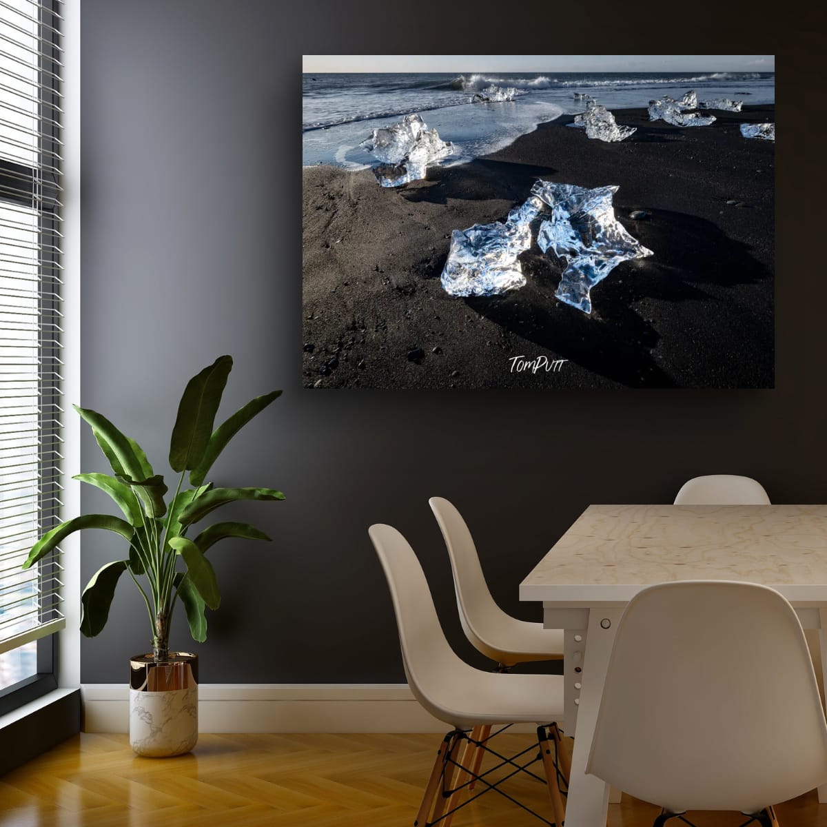 Icelandic Contrast