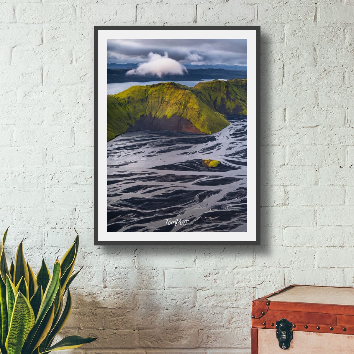 Dynamic Landscapes of Iceland