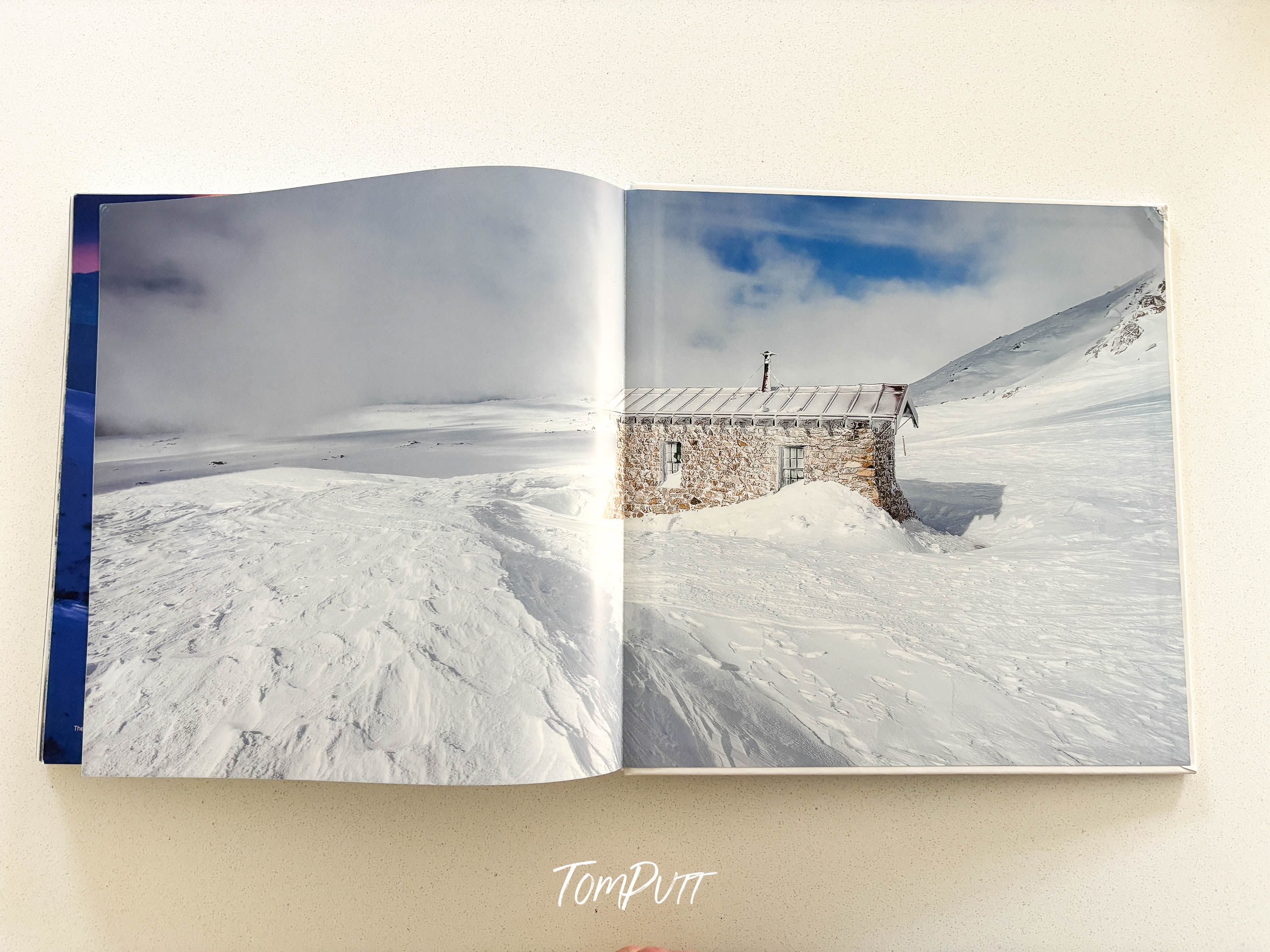 SNOW - The Snow Landscapes of Australia QR