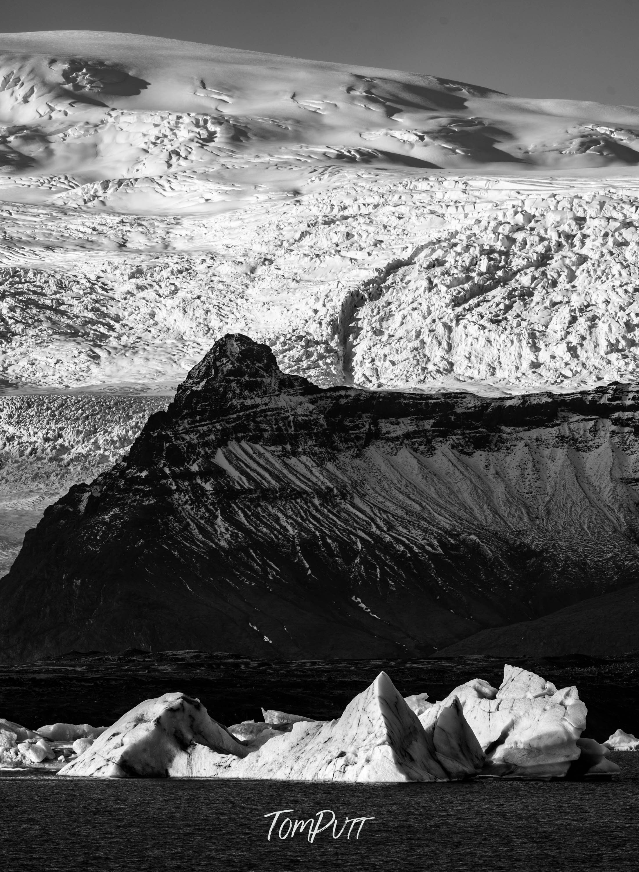 Darkness and Light, Iceland