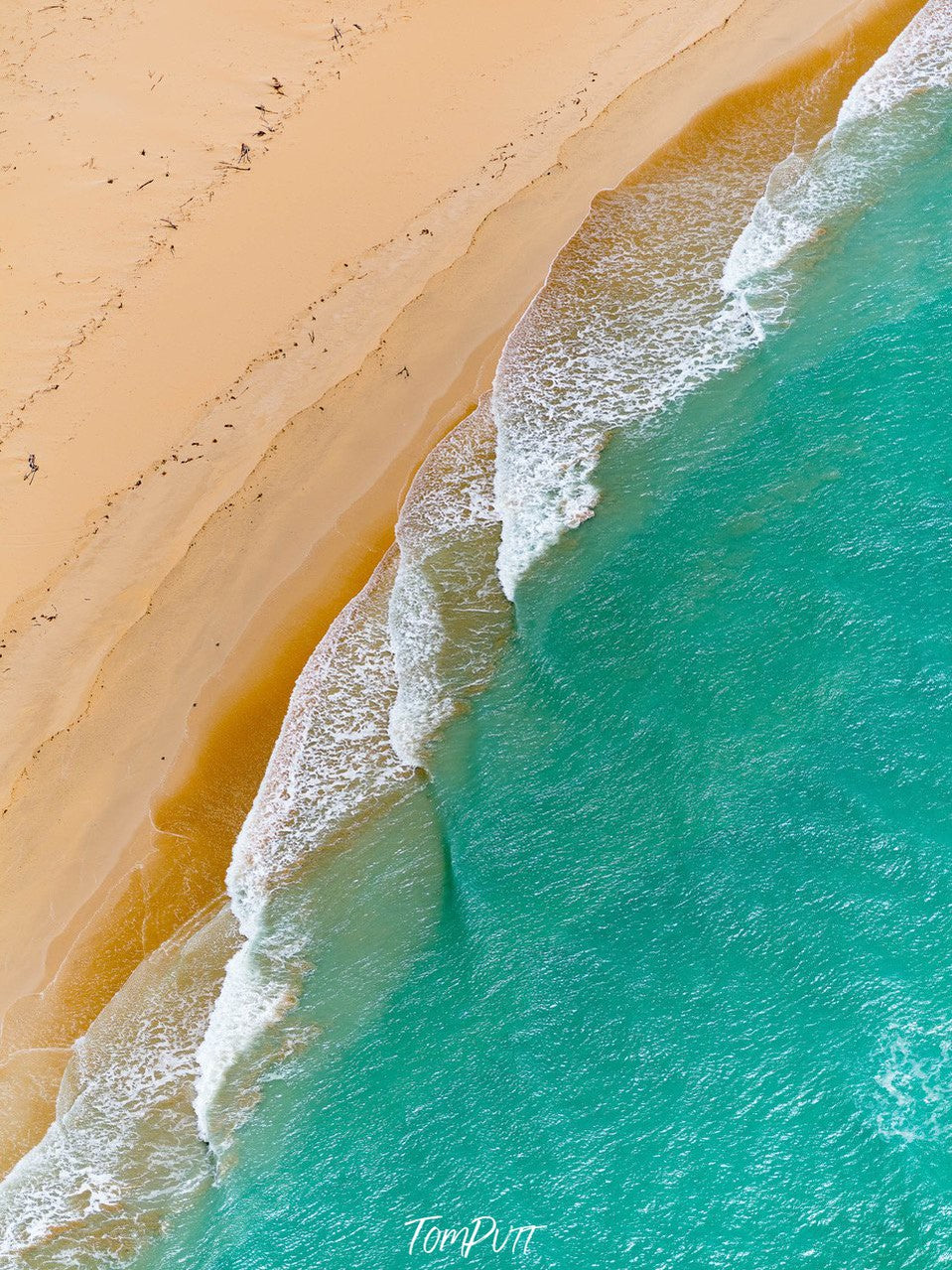 Aerial view of a sea with bubbling waves at the shore, Broome No.53