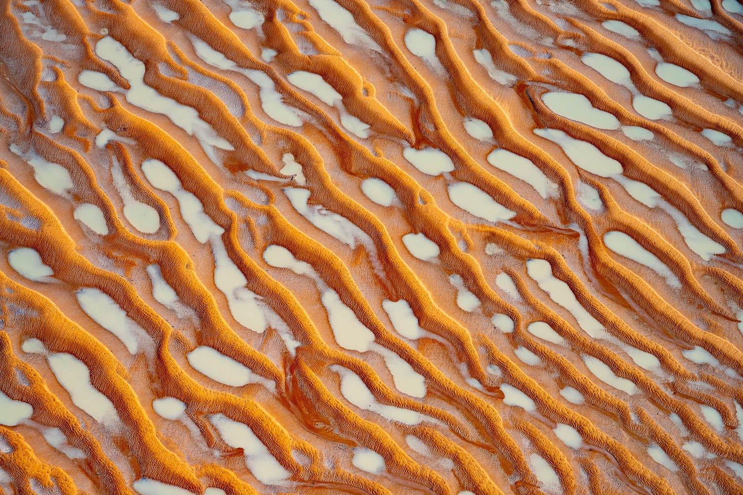 Asymmetric texture of a desert with the course of water mixing in it, Derby #10