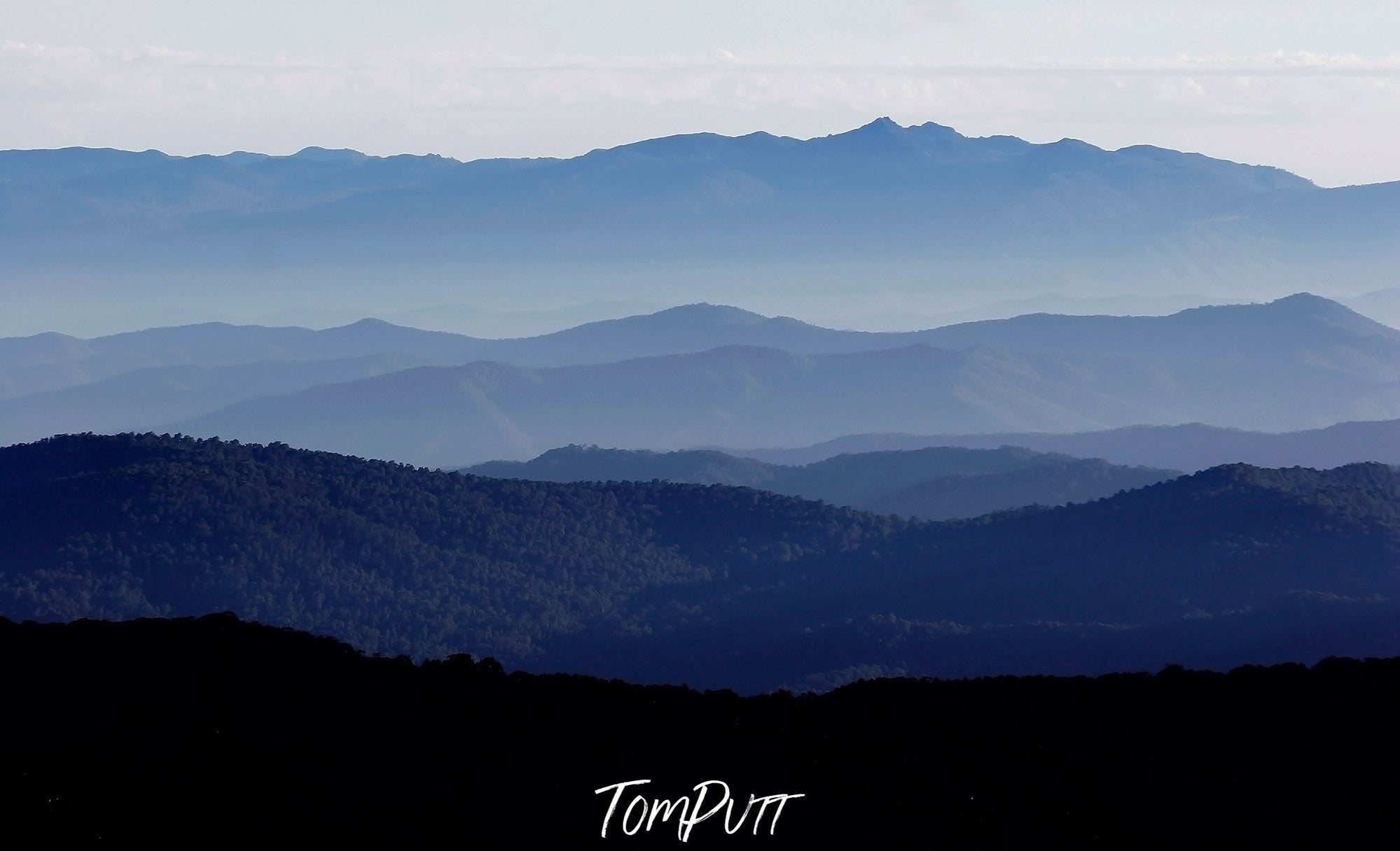 ENDLESS MOUNTAIN RANGES, VICTORIAN HIGH COUNTRY, VICTORIA