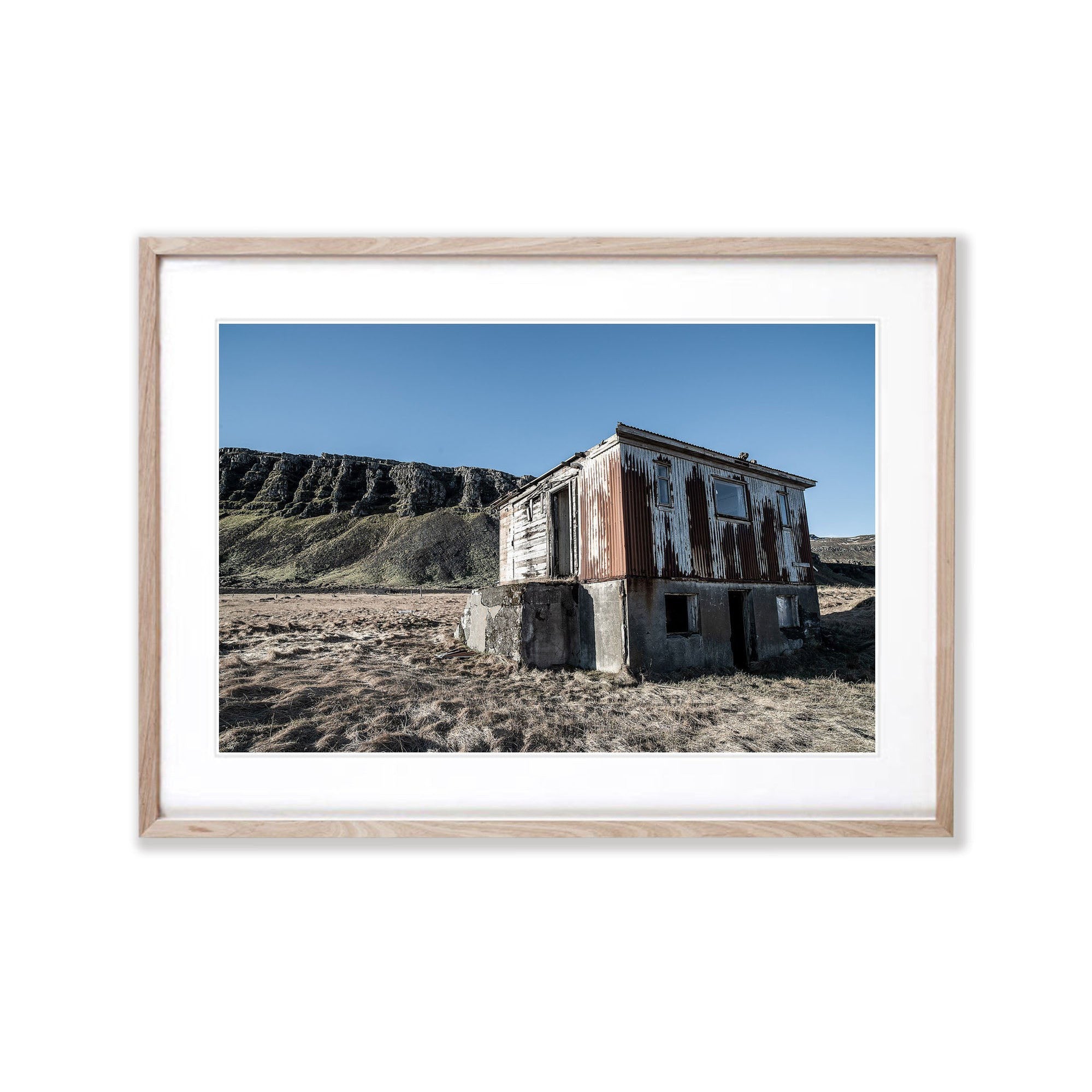 Lone shed, Iceland