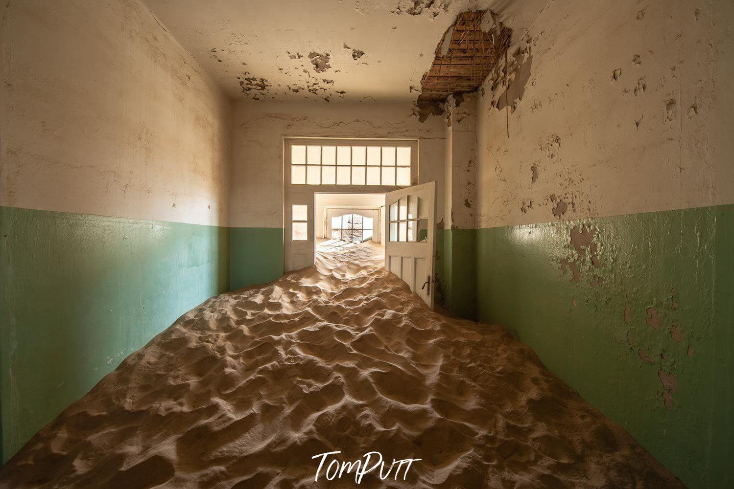 Making of house with a lot of sand inside the hall, Kolmanskop No.18