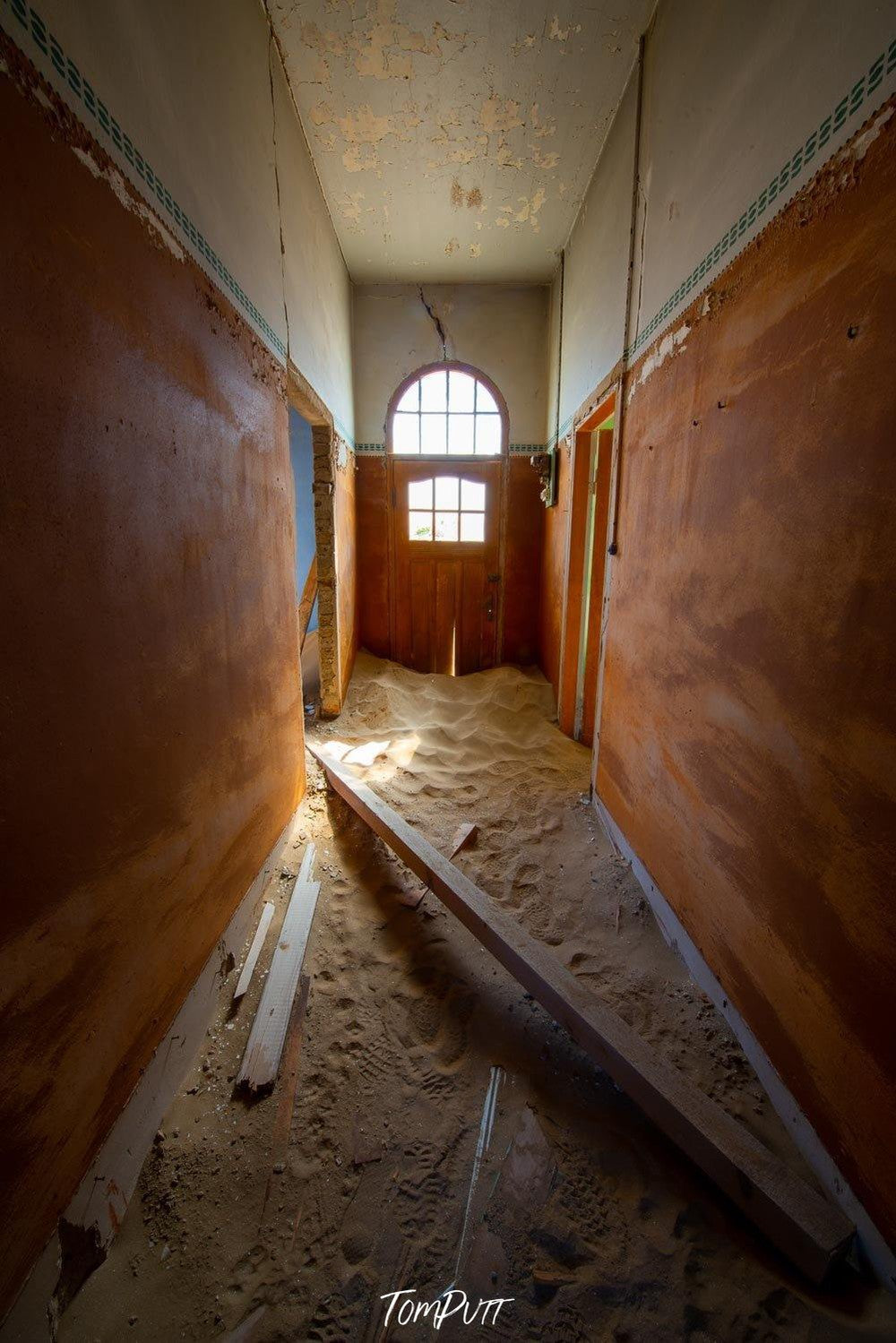 Making of a house corridor with a lot of construction sand inside, Kolmanskop No.28