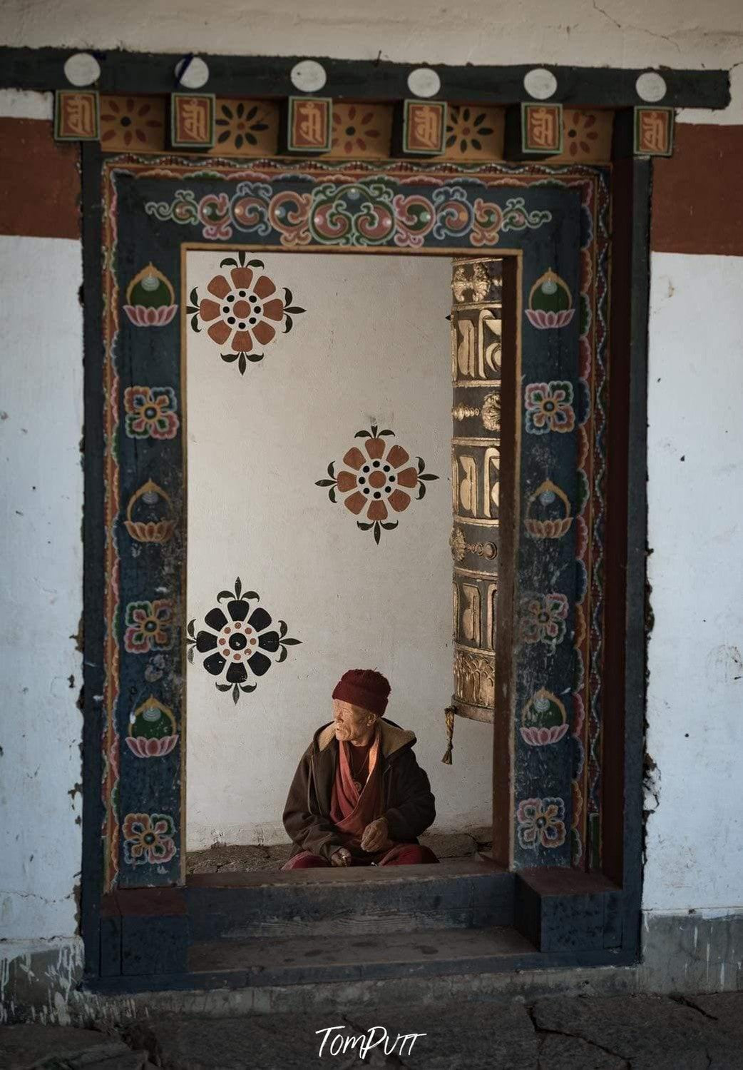 Praying monk, Monk Praying, Bhutan