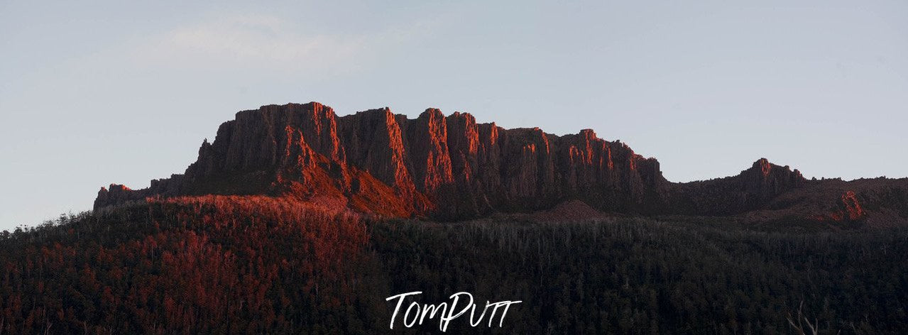 Large mountain walls with a shiny brown color, Cradle Mountain #43, Tasmania