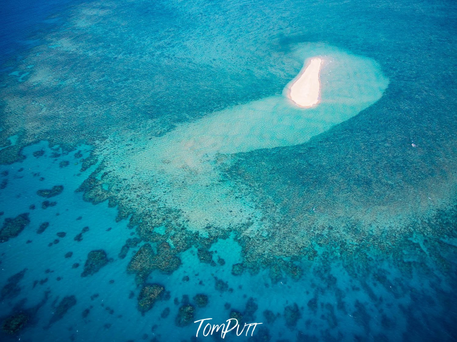 Sandy Cay on the Great Barrier Reef, Far North Queensland