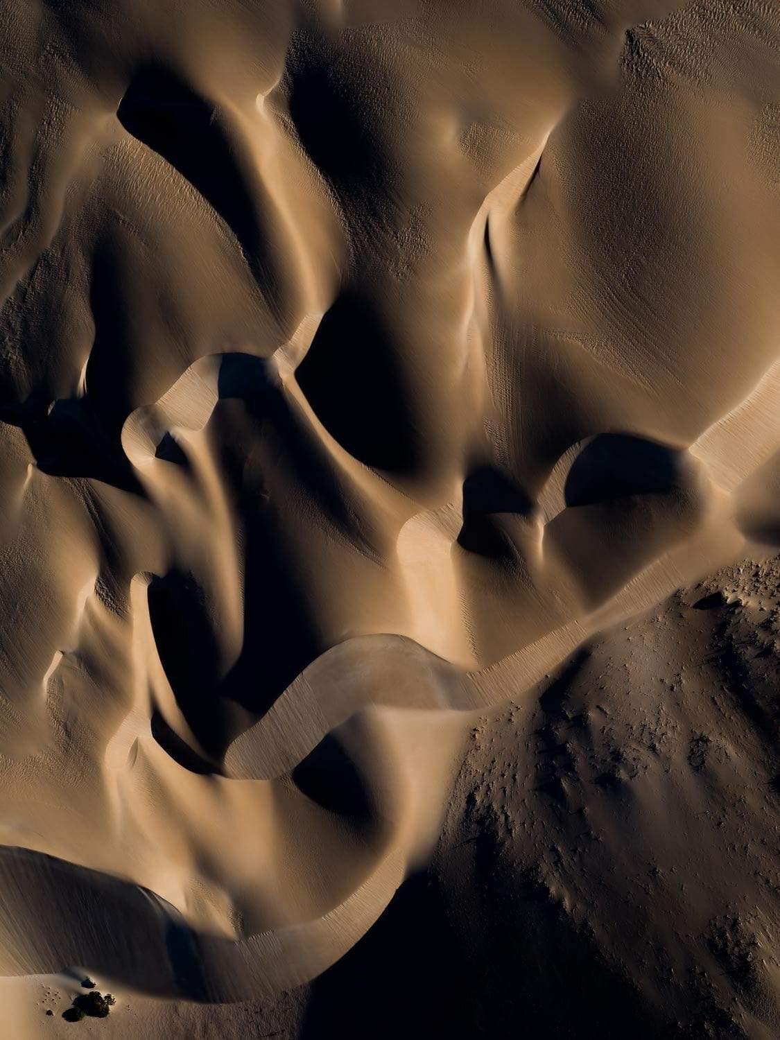 Giant sand waves and curves in a desert, Velvet Light