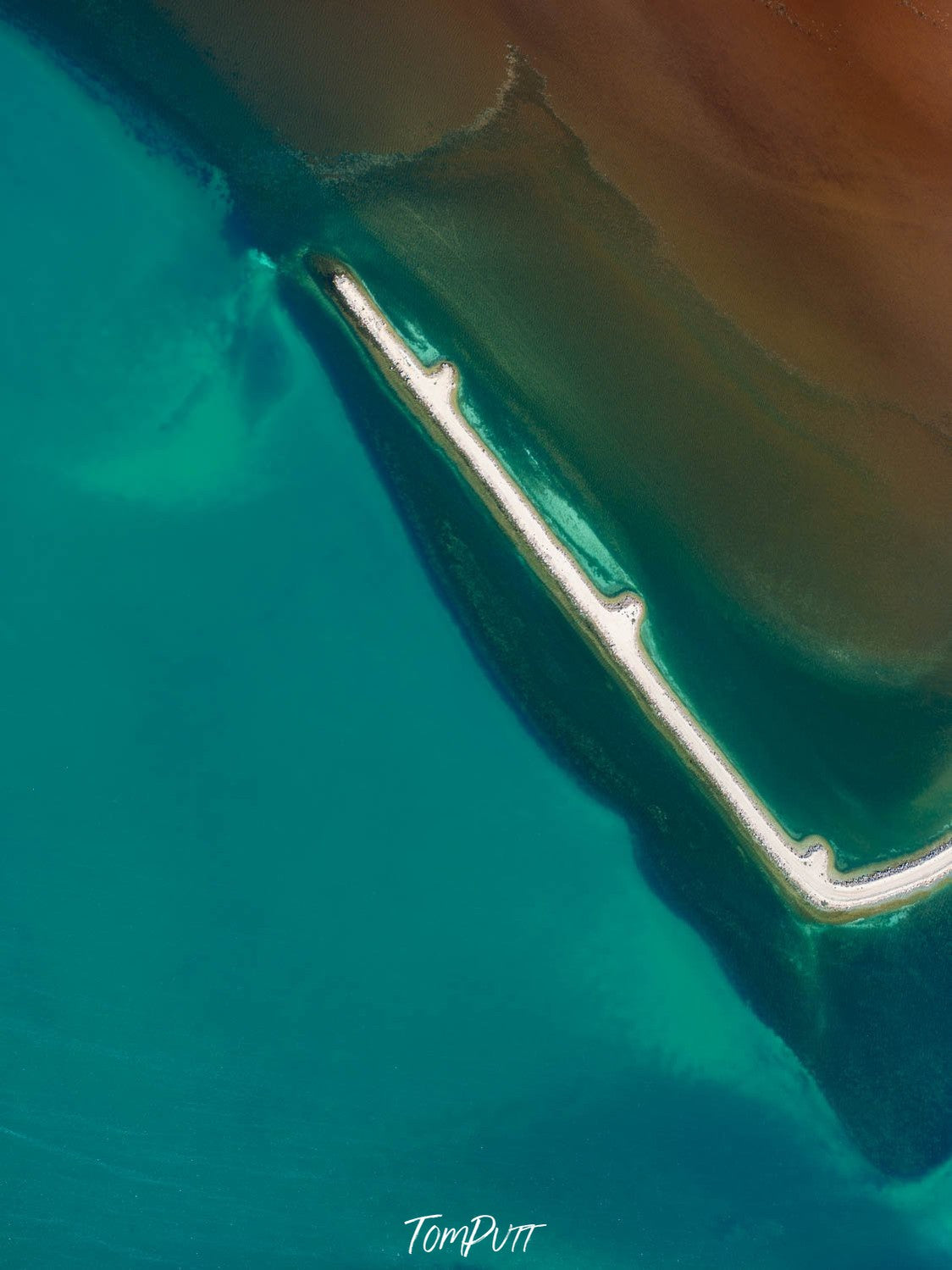 A white line separating the ice-blue and oceanic green color, White Line